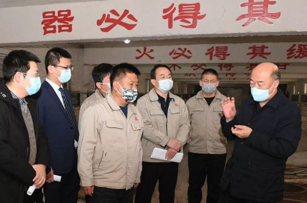 谭忠豹总经理实地调研酿酒二厂2